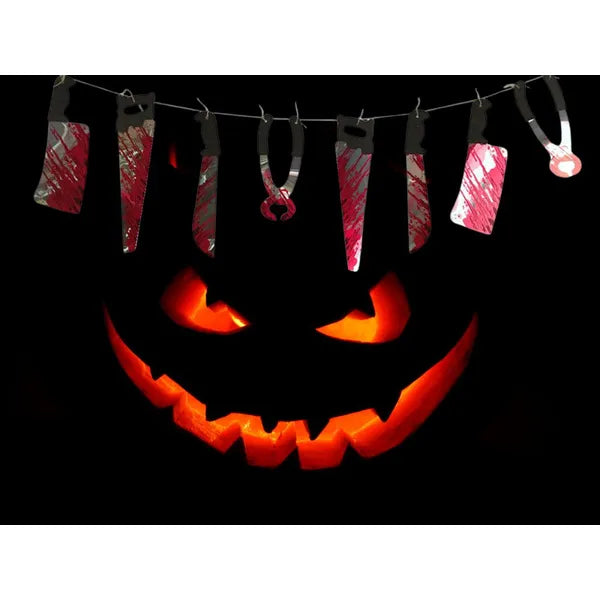 Halloween véres szerszám girland 2 m, 8 db műanyag eszköz
