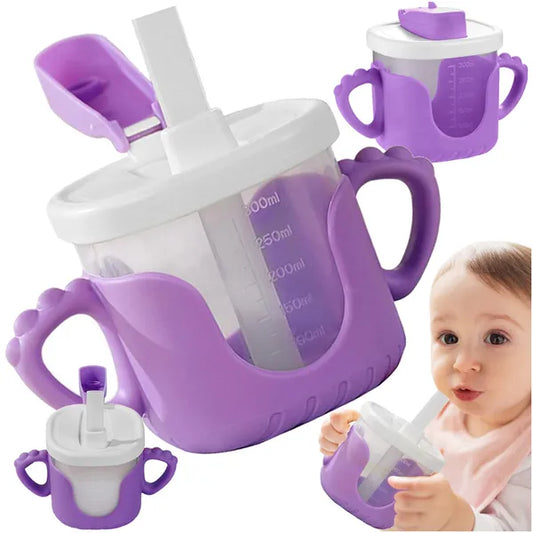 Szilikon fogantyús, csöpögésmentes bébi itatópohár szívószállal 300 ml