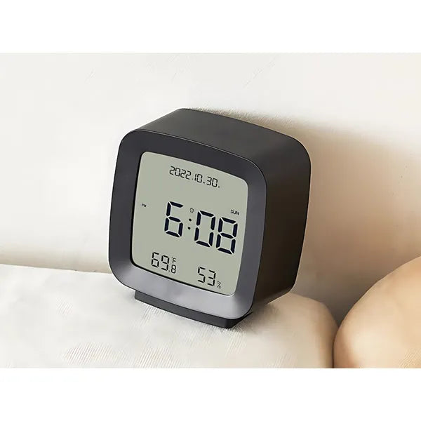 Fekete vezeték nélküli LCD ébresztőóra hő- és páratartalom-mérővel, szundival