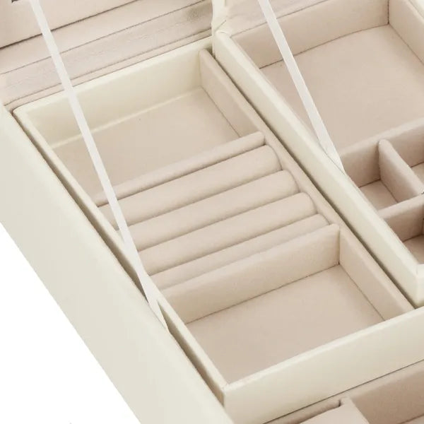 Krém eco-bőr ékszerdoboz kulccsal és tükörrel 25×25×8,5 cm