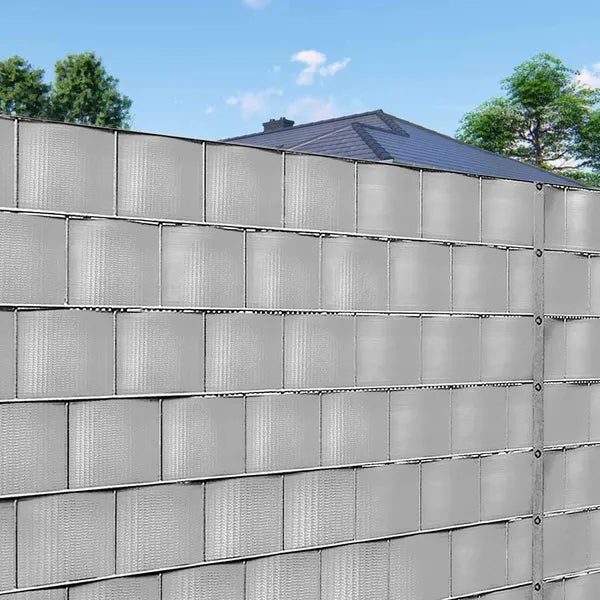 Kerítés takarószalag, világosszürke PVC, 19 cm×35 m, 450 g/m², 20 klipsszel