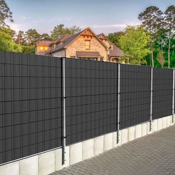 Antracit PVC kerítés árnyékoló szalag 19 cm×35 m 450 g/m², 20 klipsszel