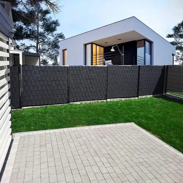 Antracit PVC kerítés árnyékoló szalag 19 cm×35 m 450 g/m², 20 klipsszel