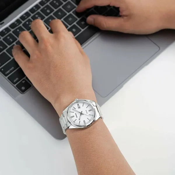 Casio MTP-1302D-7A1 férfi karóra, acél szíj, fehér számlap, WR50
