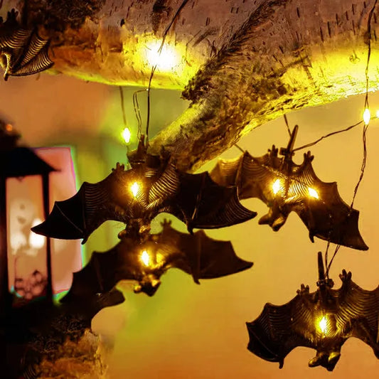 Denevéres Halloween fényfüzér 10 LED, meleg fehér, elemes 174 cm