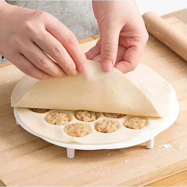 Pierogi és pelmenyi formázó tálca, 37 lyuk, 25 cm, PP műanyag, fehér