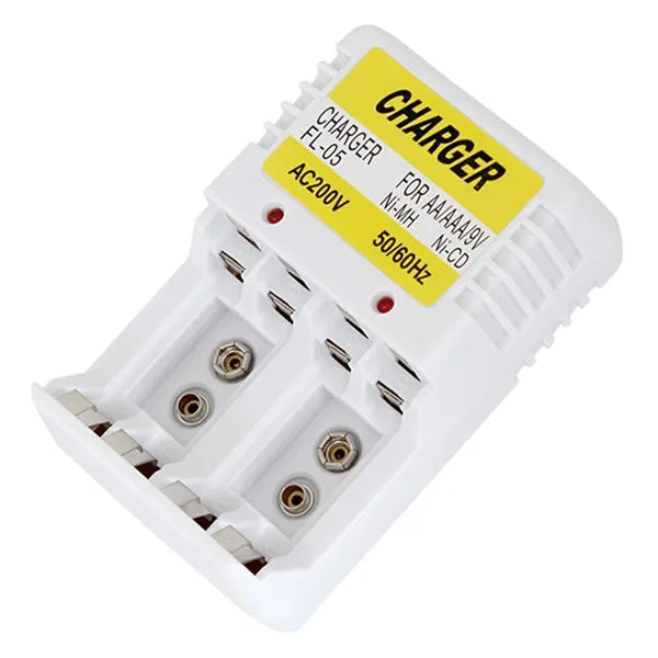 LC28 univerzális AA/AAA és 9V akkumulátor töltő, 4+1 foglalat