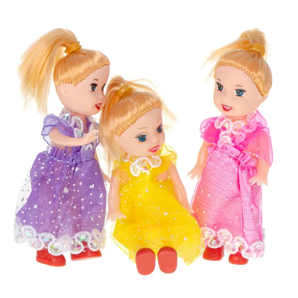 Mini babaház baba készlet, 3 darab, 10 cm, színes ruhákkal