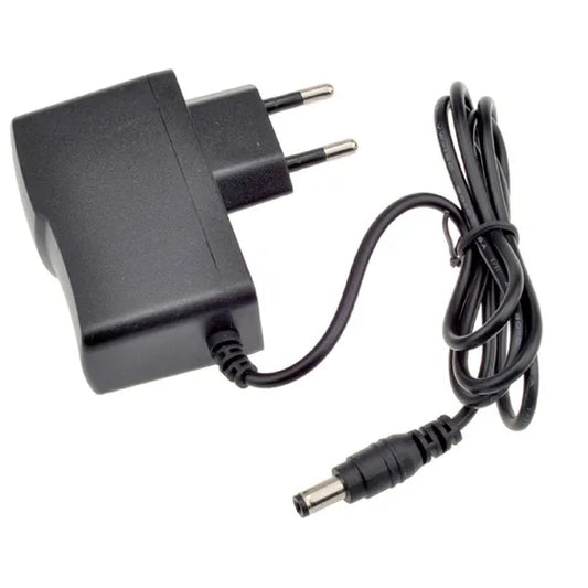 5V 1A tápegység DC 1.35/3.5 mm dugóval, 100–240V