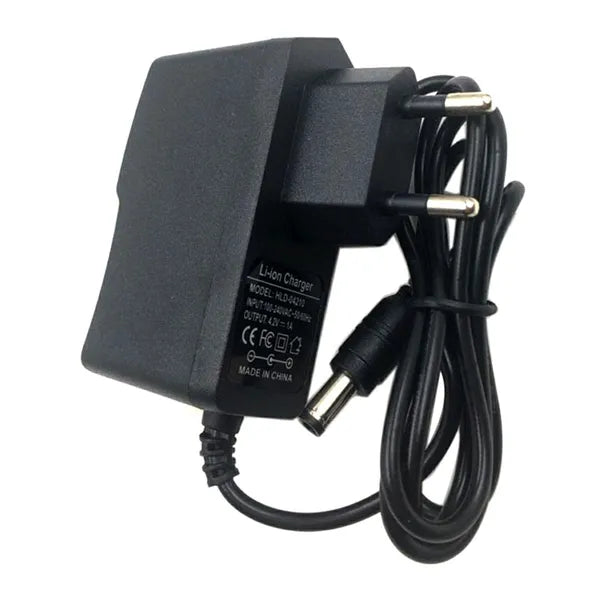 5V 1A tápegység DC 1.35/3.5 mm dugóval, 100–240V