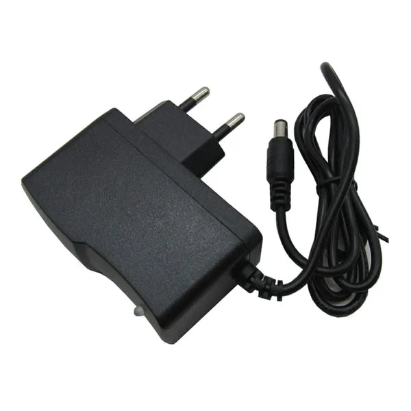 5V 1A tápegység DC 1.35/3.5 mm dugóval, 100–240V
