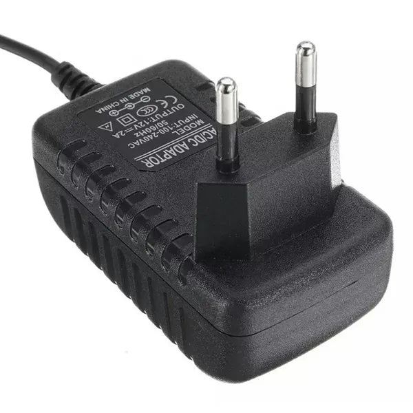 230V–12V hálózati átalakító, 24W, 2A, autós szivargyújtó aljzattal – fekete