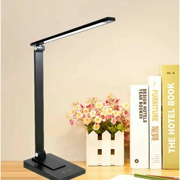 LED asztali lámpa USB-C táppal, dimmelhető fényerővel és 5-fokozatú színhővel