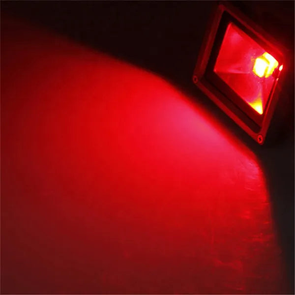 RGB LED reflektor 9,6 W, IP65, távirányító, 16 szín, kültéri