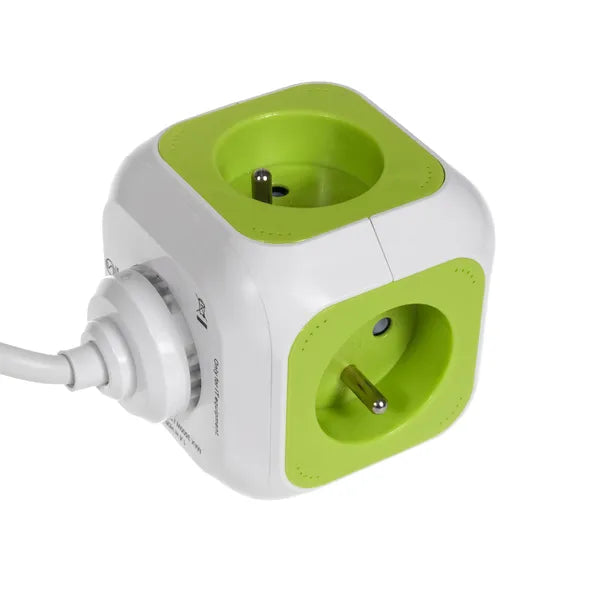 MagicCube kockaelosztó 4 földelt aljzattal, 2 USB porttal, 1,4 m kábel