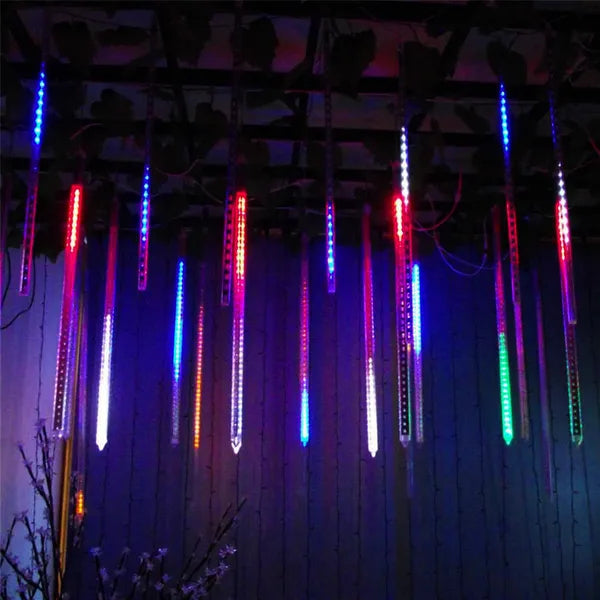 Napelemes LED fényfüzér 2,4 m, 8 csillogó jégcsappal, 144 RGB LED, IP44