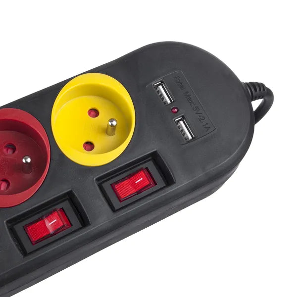 Hálózati elosztó 4 aljzattal, 2×USB, egyenkénti kapcsolókkal, 1,5 m, fekete