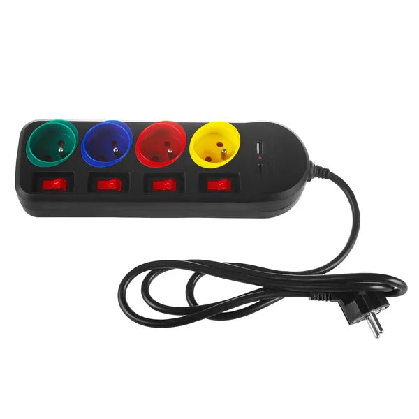 Fekete 4 aljzatos hosszabbító USB-A/C-vel, egyenkénti kapcsoló, 1,5 m, 2500 W